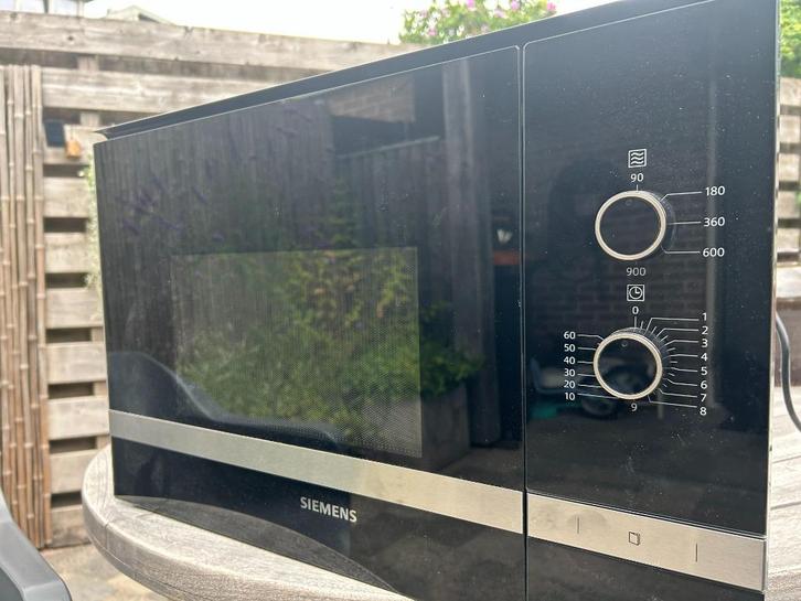 Siemens  Magnetron, Witgoed en Apparatuur, Magnetrons, Zo goed als nieuw, Inbouw, Magnetron, 45 tot 60 cm, Ophalen