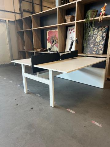 Ahrend duo-bureau slinger/monitor arm/stopcontact, 100 stuks - afbeelding 2