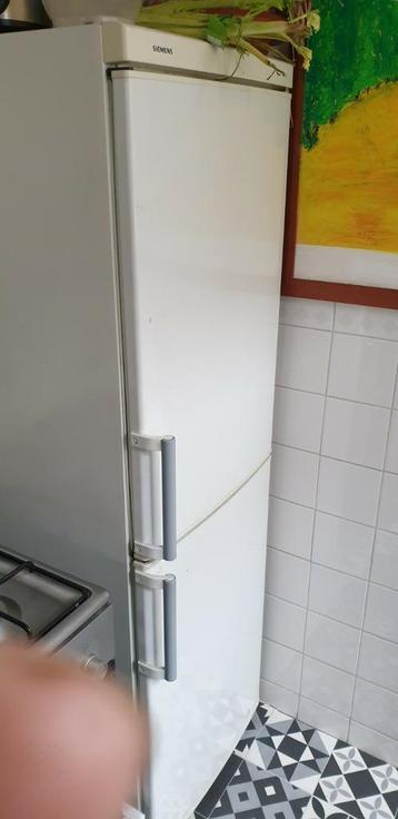Goede Siemens koelkast geen lichtje verder goed. beschikbaar voor biedingen