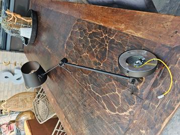 Industriële hanglamp van Rietveld beschikbaar voor biedingen