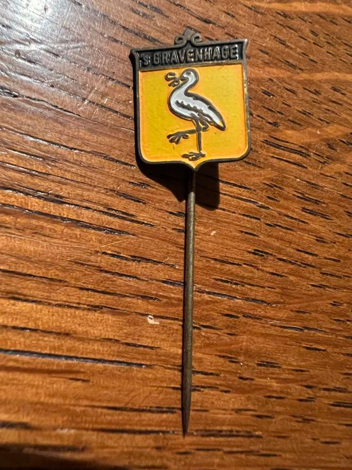 ‘S gravenhage Speldje Ooievaar, Verzamelen, Speldjes, Pins en Buttons, Gebruikt, Speldje of Pin, Stad of Land, Ophalen of Verzenden
