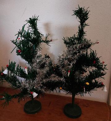 2 vintage tinsel kerstboompjes beschikbaar voor biedingen