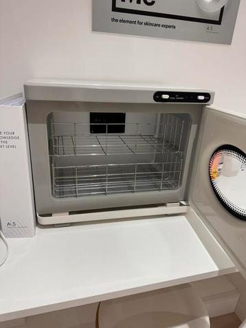Handdoekverwarmer beschikbaar voor biedingen