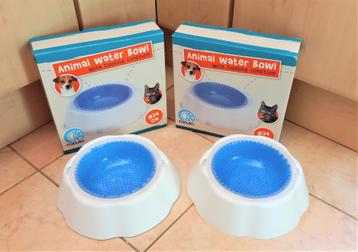 Verkoelende drink (of voer)bakjes voor honden  beschikbaar voor biedingen