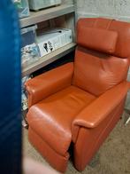 Prominent  lederen  sta op stoel .in Oranje kleur, Ophalen, Gebruikt, Minder dan 75 cm, 50 tot 75 cm