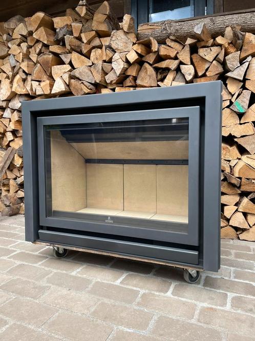 Nieuwstaat Barbas Cuatro 2-80, Huis en Inrichting, Kachels, Zo goed als nieuw, Inbouw, Houtkachel, Hout, Ophalen