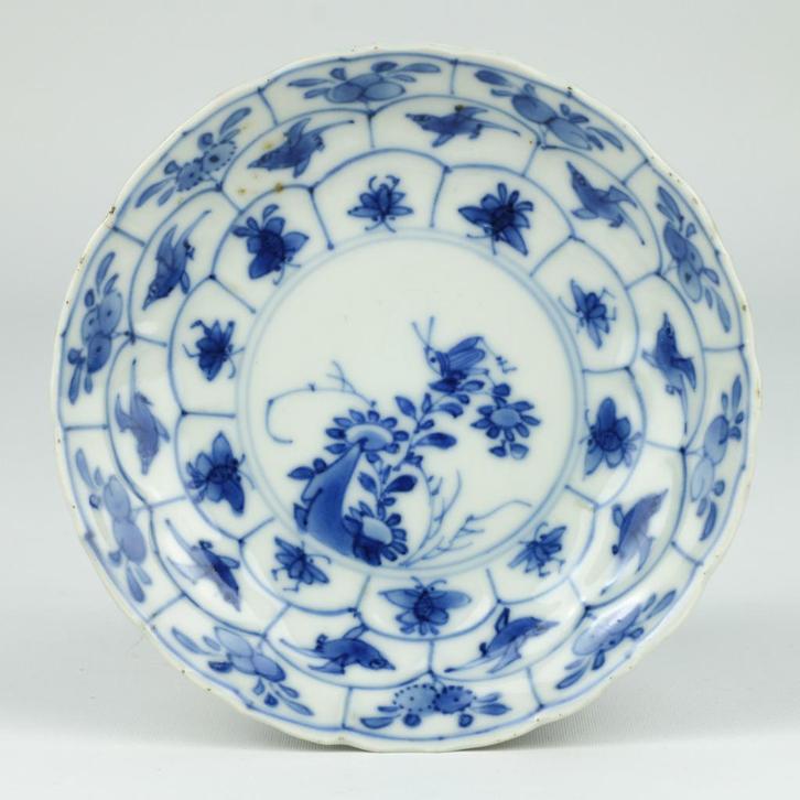 Chinees porselein kangxi schoteltje insecten, Antiek en Kunst, Antiek | Porselein, Ophalen of Verzenden