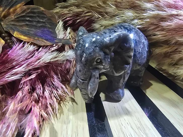 Yooperliet Olifant 6 x 8 cm, Verzamelen, Mineralen en Fossielen, Mineraal, Ophalen of Verzenden