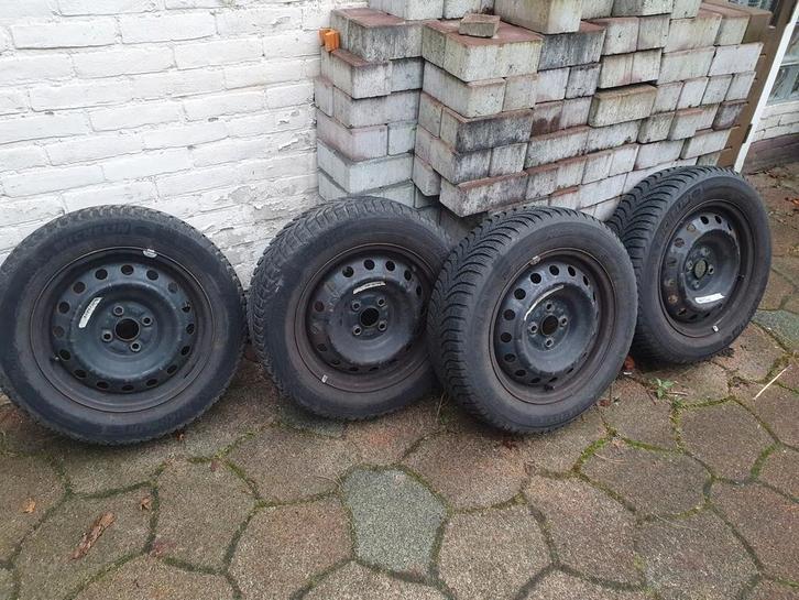 Michelin Winterbanden 185/60R15 Suzuki Swift, Auto diversen, Auto-accessoires, Ophalen of Verzenden