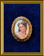 Mooie oude porseleinen portret broche: Limoge, Ophalen of Verzenden, Overige materialen, Broche