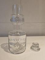 GEGRAVEERDE SIERVAAS / POT / BLOEMEN, Overige kleuren, Ophalen of Verzenden, Minder dan 50 cm, Glas
