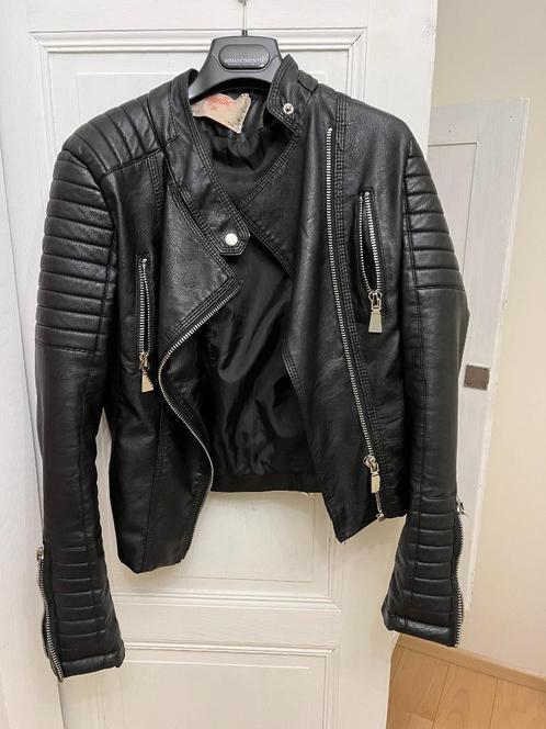 bikerjasje Voyelles faux leather, Kleding | Dames, Jasjes, Kostuums en Pakken, Zo goed als nieuw, Jasje, Maat 36 (S), Zwart, Ophalen of Verzenden