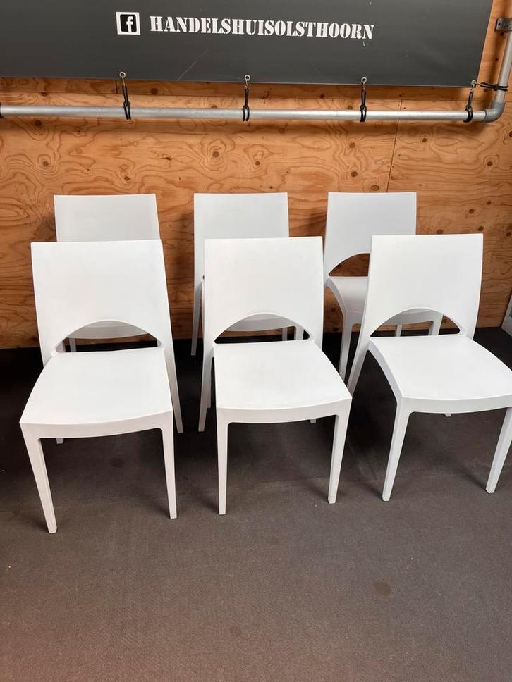 Kunststof stoelen (6), Huis en Inrichting, Stoelen, Zo goed als nieuw, Vijf, Zes of meer stoelen, Kunststof, Wit, Ophalen