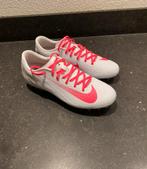 Nieuwe Nike Voetbalschoenen Dames - Maat 39, Ophalen of Verzenden, Nieuw, Wit, Sportschoenen