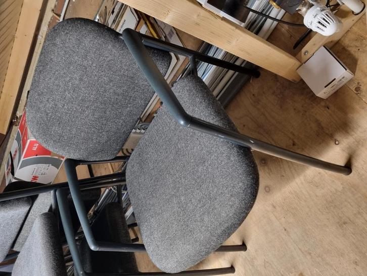 9 stuks comfortabele stapelstoel, Huis en Inrichting, Stoelen, Gebruikt, Vijf, Zes of meer stoelen, Grijs, Ophalen