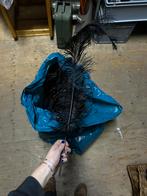 Zak met zwarte veren, Ophalen, Materiaal, Nieuw, Fleur@timeout.nl