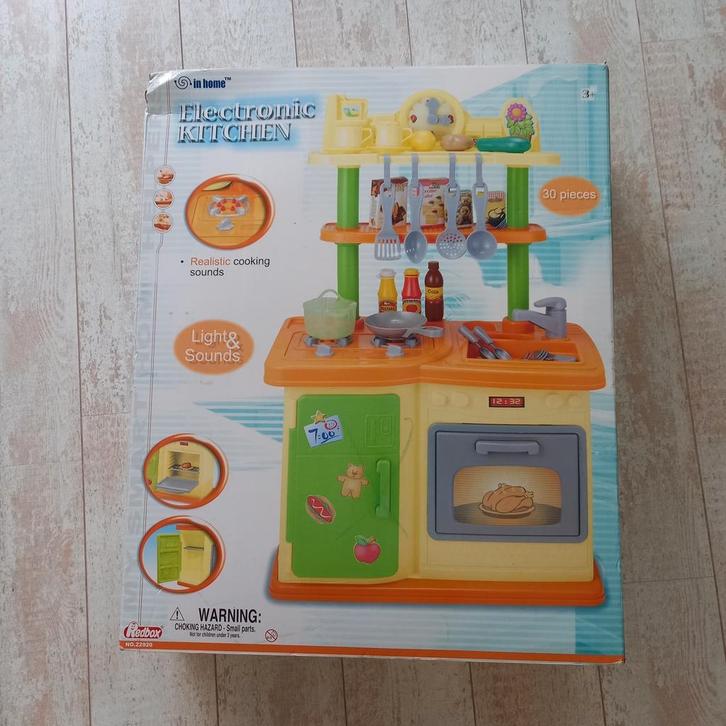 Redbox Speelkeuken Nieuw in Doos, Kinderen en Baby's, Speelgoed | Speelkeukens, Nieuw, Ophalen