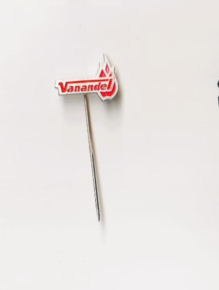 volmetaal brandstoffen speld Vanandel, Verzamelen, Speldjes, Pins en Buttons, Speldje of Pin, Overige onderwerpen, Ophalen of Verzenden