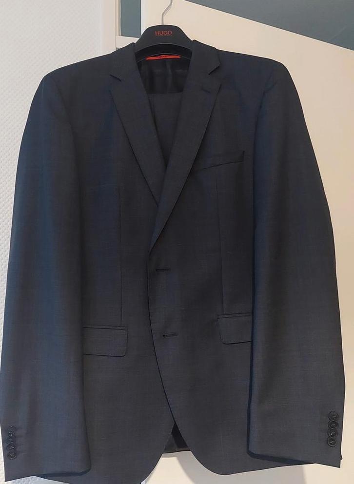 Hugo Boss Heren kostuum. Diep d.blauw maat 50, Kleding | Heren, Kostuums en Colberts, Zo goed als nieuw, Maat 48/50 (M), Blauw