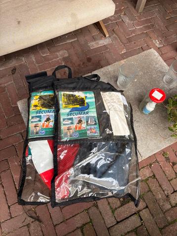 2 Zelfopblaasbare Reddingsvesten - Secumar beschikbaar voor biedingen