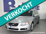 Volvo V70 2.5T Summum, Zwart, 2521 cc, Navigatiesysteem, 92 €/maand