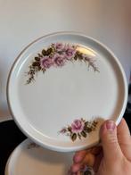 2 kleine Vintage Royal Schwabap Porseleinen bordjes bloemen, Gebruikt, Ophalen of Verzenden, Bord(en), Overige stijlen