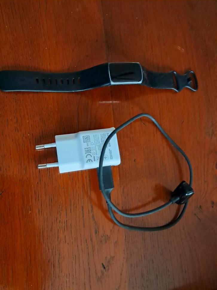 Fitbit model 423, Sieraden, Tassen en Uiterlijk, Smartwatches, Zo goed als nieuw, Android, Zwart, Ophalen of Verzenden