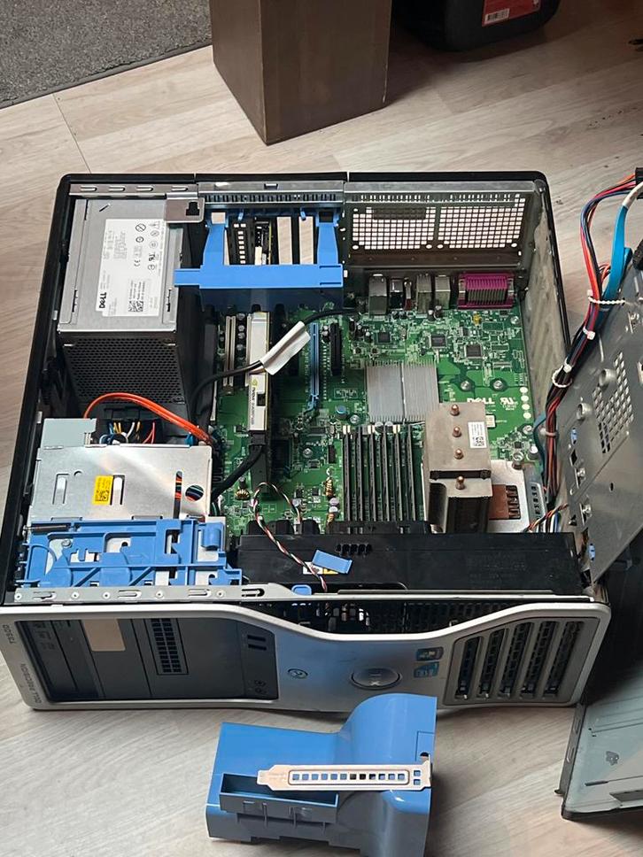 Dell Precision T3500 Xeon Quadro 4000 Werkstation, Computers en Software, Desktop Pc's, Gebruikt, 2 tot 3 Ghz, HDD, 8 GB, Met videokaart