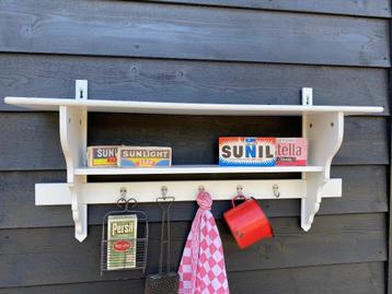 Landelijke houten regaal/ rek /kapstok  beschikbaar voor biedingen