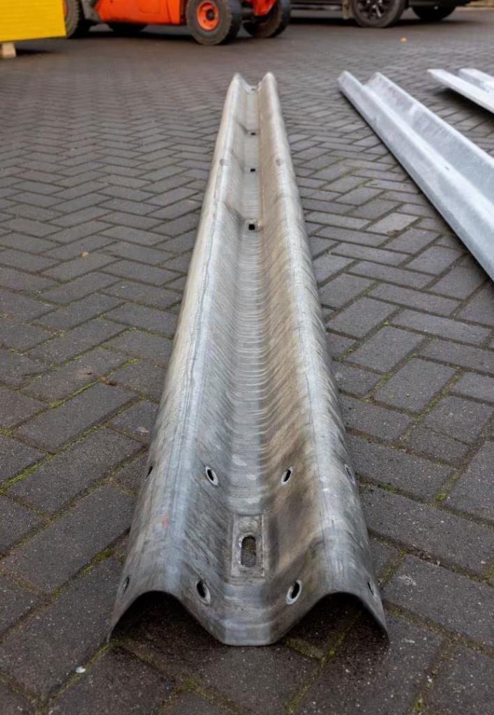 Gebruikte vangrails en nieuwe vangrails op voorraad, Doe-het-zelf en Verbouw, Metalen, Zo goed als nieuw, Ophalen
