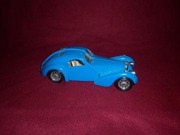 Bugatti Atlantic model-⁠bwjr. 1936 fabrikant Bburago   beschikbaar voor biedingen