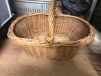 Ovale rieten mand met handvat, Huis en Inrichting, Gebruikt, Mand, Ophalen of Verzenden, Riet