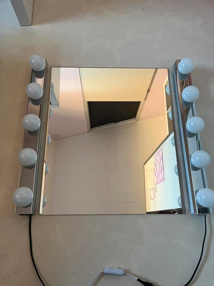 Spiegel + ikea wandlampen, Huis en Inrichting, Tafels | Kaptafels, Zo goed als nieuw, Minder dan 100 cm, Minder dan 50 cm, Ophalen