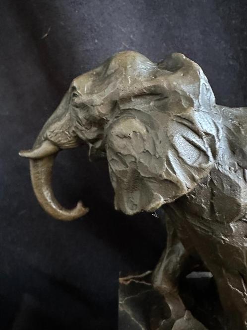 Olifant , gesigneerd Milo, brons/bronzen, Antiek en Kunst, Kunst | Beelden en Houtsnijwerken, Ophalen of Verzenden