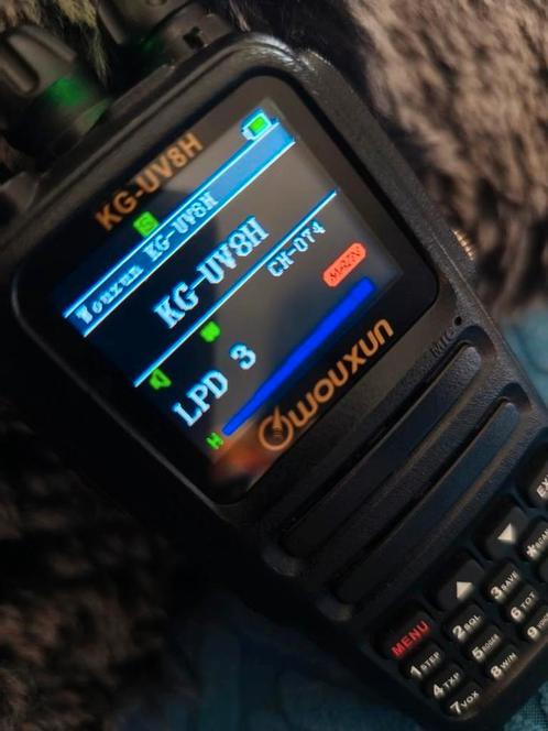 Krachtige Wouxun KG-UV8H 10 watt portofoon geprogrammeerd, Telecommunicatie, Portofoons en Walkie-talkies, Zo goed als nieuw, 15 km of meer