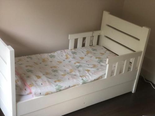 Wit peuterbed met lade  (150x70), Kinderen en Baby's, Kinderkamer | Bedden, Gebruikt, 140 tot 160 cm, 70 tot 85 cm, Lattenbodem