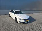 Volvo V60 D6 215pk Plug-in Hybrid 2013 Wit, Auto's, 1849 kg, 1800 kg, Wit, Plug-in hybride