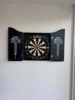 Winmau Dartboard with darts, Ophalen, Zo goed als nieuw, Dartbord