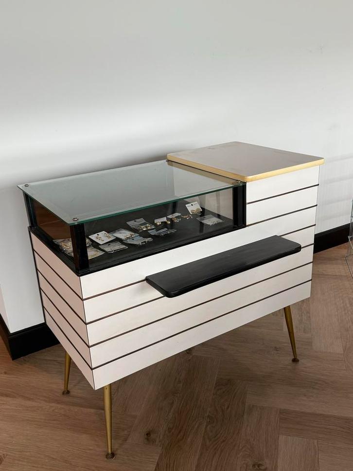 Vintage Toonbank / Vitrine Kast, Antiek en Kunst, Antiek | Meubels | Kasten, Ophalen