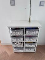 Witte kast met manden, Huis en Inrichting, Kasten | Dressoirs, Ophalen, Minder dan 50 cm, Gebruikt, Met lade(s)