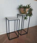 Hoge plantentafel/zuil marmer, Huis en Inrichting, Ophalen, Overige materialen, Minder dan 55 cm, Vierkant