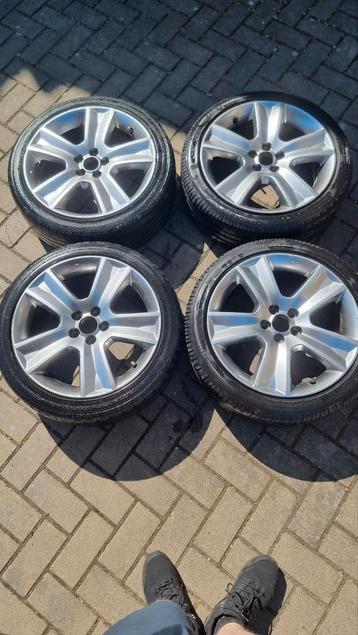 2 Banden en Velgen Sets beschikbaar voor biedingen