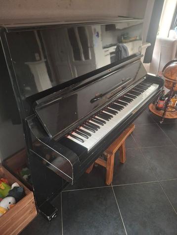 Gestemde Piano beschikbaar voor biedingen