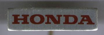 HONDA rood op zilverkleurig auto speldje ( B_157 ) beschikbaar voor biedingen