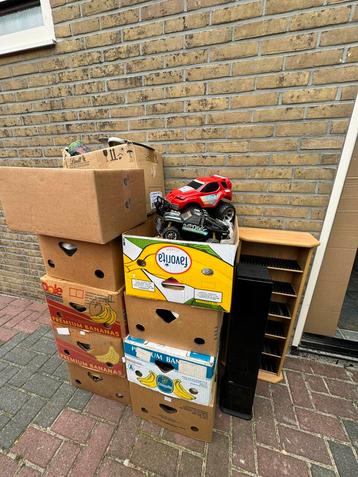 Rommelmarktspullen beschikbaar voor biedingen