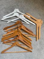 Houten Kledinghangers, Ophalen, Zo goed als nieuw, Hout