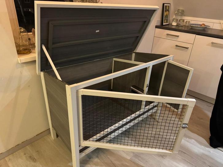 Konijnenhok - praktisch en comfortabel, Dieren en Toebehoren, Knaagdieren en Konijnen | Hokken en Kooien, Zo goed als nieuw, Hok