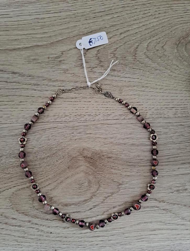 Leuke ketting met paarse lila zilverkleurige glazen kralen, Sieraden, Tassen en Uiterlijk, Kettingen, Gebruikt, Overige materialen