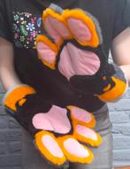 Fursuit handpaws, Hobby en Vrije tijd, Ophalen of Verzenden, Zo goed als nieuw, Accessoires