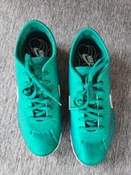 Nieuwe Nike sneakers, Sport en Fitness, Voetbal, Ophalen of Verzenden, Zo goed als nieuw, Shirt